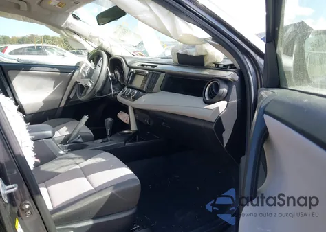 2015 Toyota Rav4 Le z USA, uszkodzony, nr VIN JTMBFREV5FD156245